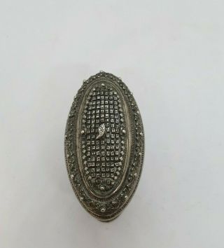 ANTIQUE BURMESE SILVER OVAL LIME BOX,  FISH,  REPOUSSE,  SHAN STATES,  LATE 19TH C 3