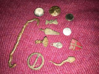 12 METAL DETECTING FINDS - BADGE WITH A CROSS - PURSE BAR - BROOCH - FOB SEAL, 4