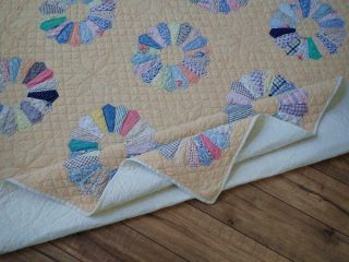 Vintage 30s Well Quilted Custard Yellow Dresden Plate QUILT 71x71 