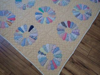 Vintage 30s Well Quilted Custard Yellow Dresden Plate QUILT 71x71 