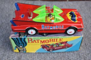 Scarce Batman Batmobile & Robin Battery Op.  Car Toy Taiwan