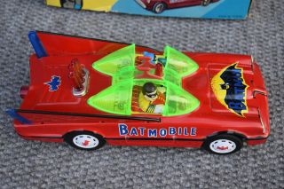 SCARCE BATMAN BATMOBILE & ROBIN BATTERY OP.  CAR TOY TAIWAN 2