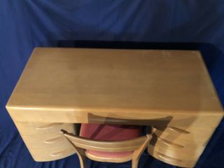 1950s Heywood Wakefield Kneehole Desk And Chair Model M320 Champagne Finish 10