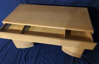 1950s Heywood Wakefield Kneehole Desk And Chair Model M320 Champagne Finish 11