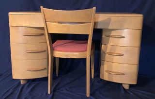 1950s Heywood Wakefield Kneehole Desk And Chair Model M320 Champagne Finish