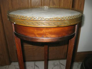 LATE 19th cent.  FRENCH SMALL SIDE TABLE,  MARBLE TOP W.  BRONZE ORMOLU 2