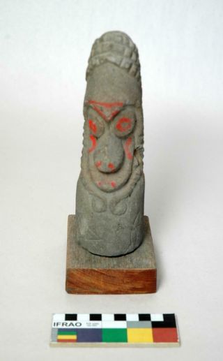 Old Vintage Magic Stone on Stand from Vanuatu,  Hebrides,  Melanesia 2