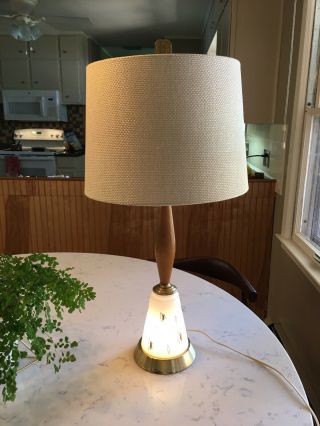 Atomic 1950’s Mid Century Modern Brass And Walnut Danish Style Table Lamp