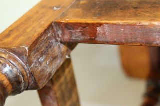 RARE 18TH C WILLIAM AND MARY STRETCHER BASE TAVERN TABLE IN OLD SURFACE 12