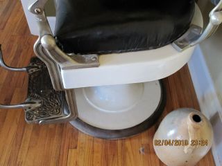 1940 ' s Antique Koken Barber Chair w/ Child ' s Booster Seat 3