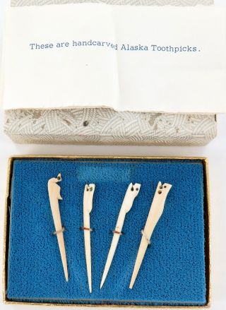 . Vintage Alaskan Handcarved Bone Toothpicks Souvenir,  Box.