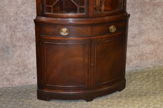 Vintage Drexel Mahogany Traditional Style Bow Front Corner Cabinet 6