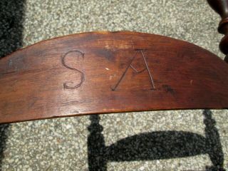 ANTIQUE AMERICAN SIGNED LADDER BACK SAUSAGE TURNED CHAIR OLD PATINA CIRCA 1760 2