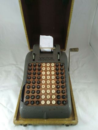 Vintage Victor Champion Hand Crank 8 Row Adding Machine With Carry Case