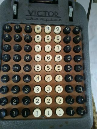 Vintage Victor Champion Hand crank 8 row adding machine with carry case 3