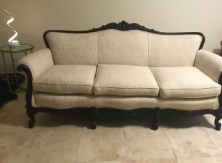 Victorian Sofa No Stains.  Please Pick It Up.