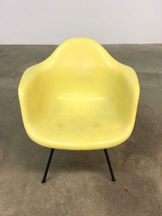 Herman Miller | Zenith Lemon Yellow Armshell | Eames 5