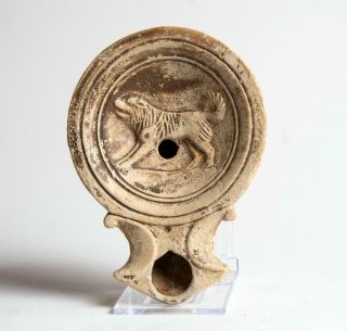 Rare Roman 1st Century Oil Lamp With Hunting Dog: 40 - 120 Ad.