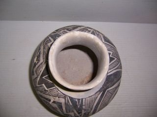 Pre - Columbian Anasazi Black & White Pottery Olla Jar Artifact 8