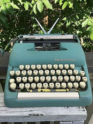 Mid - Century Powder Blue Smith - Corona Sterling Portable Typewriter