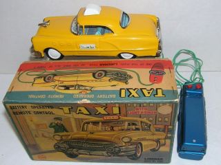 Vintage Linemar Yelow Cab Taxi J - 445 Tin Toy Car Japan Battery Op RC in Orig Box 2