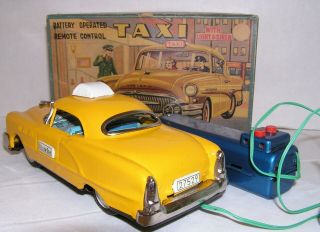 Vintage Linemar Yelow Cab Taxi J - 445 Tin Toy Car Japan Battery Op RC in Orig Box 4