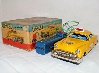 Vintage Linemar Yelow Cab Taxi J - 445 Tin Toy Car Japan Battery Op RC in Orig Box 5