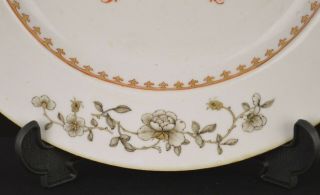 A QUALITY CHINESE QIANLONG PERIOD PLATE WITH EUROPEAN SCENE 7