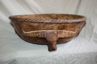 Old Antique Primitive Wooden Trencher Dough Bowl 3 Buffalo Heads Footed Rare 14 