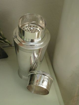 1 & 1/2 pint Art Deco cocktail shaker by Mappin and Webb 4