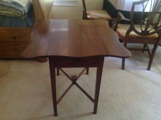 Antique/vintage Mahogany Pembroke Drop Leaf Table With Drawer