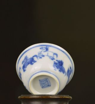 A VERY FINE CHINESE KANGXI PORCELAIN CUP & SAUCER WITH 8 HORSES OF WANG MU 10