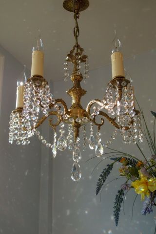 Gorgeous Vintage French Style 5 Arm Gilt Brass Chandelier Light.  Crystal Drops.