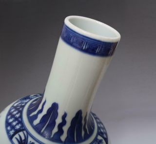 RARE OLD CHINESE BLUE AND WHITE PORCELAIN VASE WITH KANGXI MARKED (E131) 7