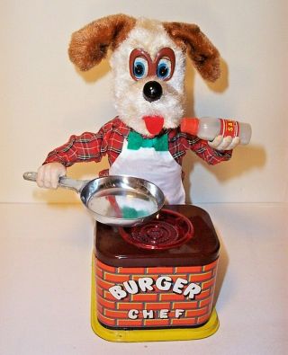 1950s BATTERY OPERATED BURGER CHEF DOG TIN LITHO PIGGY COOK ' S BBQ BUDDY MIB 2