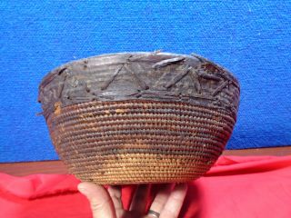 LARGE ANTIQUE NATIVE AMERICAN INDIAN WOVEN BASKET 5 4