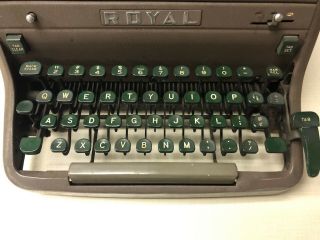 Vintage Royal Typewriter Model HH 2