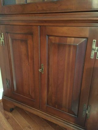 HENKEL HARRIS Cherry Corner Cabinet 2 Keys 2