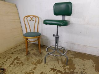 Mid Century Modern United Chair Green Vinyl Drafting Stool Adj Chair