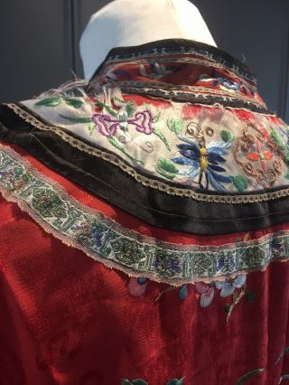 1900 ' s Chinese Red Silk Embroidery Lady ' s Robe Jacket 5