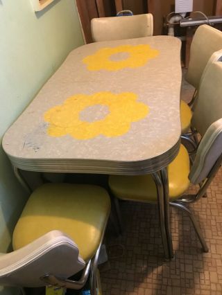Mid Century Kitchen Table And 4 Chairs