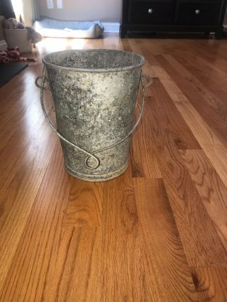 Vintage Galvanized Metal Well Bucket W/ Handle 2.  5 Gal 12 In High 9.  5in Wide