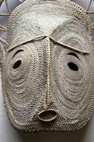 large expressive Yam mask with great provenance 4