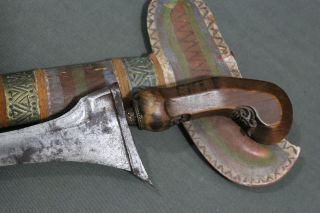 A keris (kris kriss) dagger with an unusual painted scabbard - Probably mid 20th 7