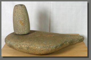 UNUSUAL GRINDING STONE,  26cm/10inches,  NEOLITHIC,  SAHARA,  5000 years 3