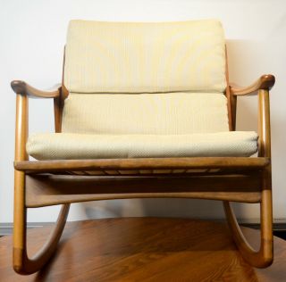 Vintage Mid - Century Danish Solid Wood Rocking Chair With Removable Cushion
