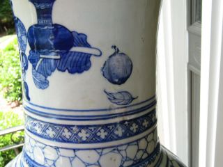 CHINESE LARGE BLUE AND WHITE 18th/19TH C.  VASE,  PRECIOUS OBJECTS 10