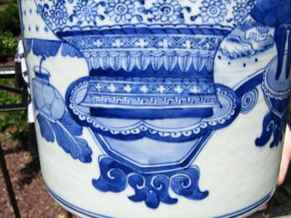 CHINESE LARGE BLUE AND WHITE 18th/19TH C.  VASE,  PRECIOUS OBJECTS 2