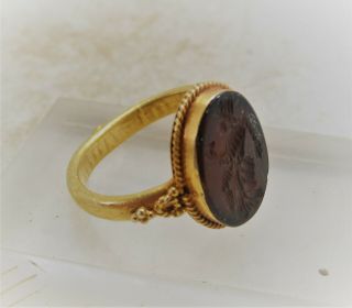 SCARCE ROMAN GOLD RING HIGH CARAT GOLD CARNELIAN INTAGLIO OF FAUSTINA SR 2