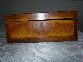 FINE AMERICAN FEDERAL HAMPSHIRE FLAME BIRCH COMPASS ROSE INLAID BOX c.  1810 2